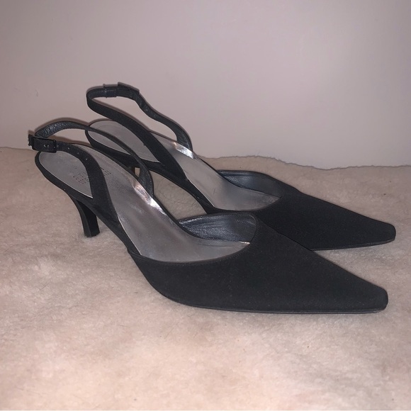 Stuart Weitzman Black Pointed Toe Heels - Picture 3 of 11